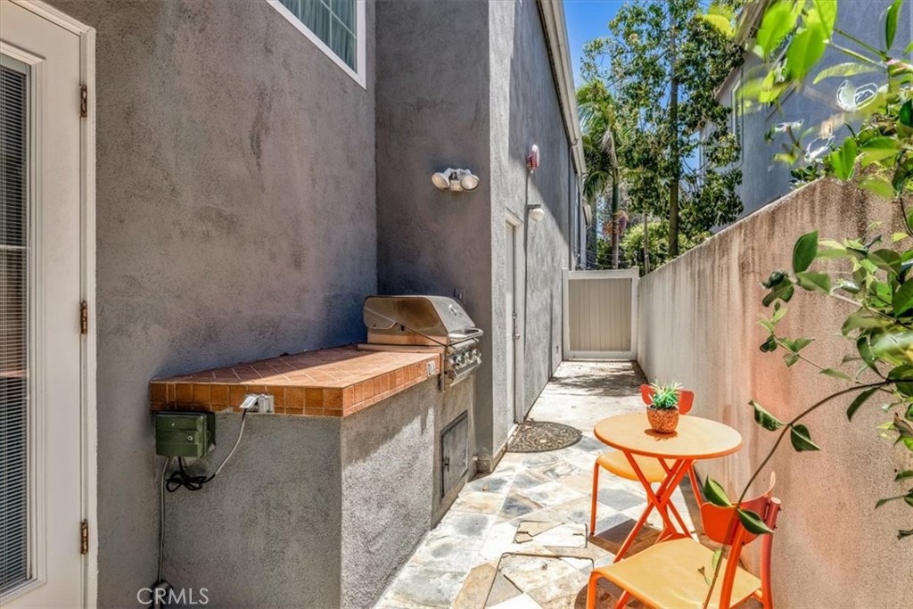 2626 Santa Ana 3