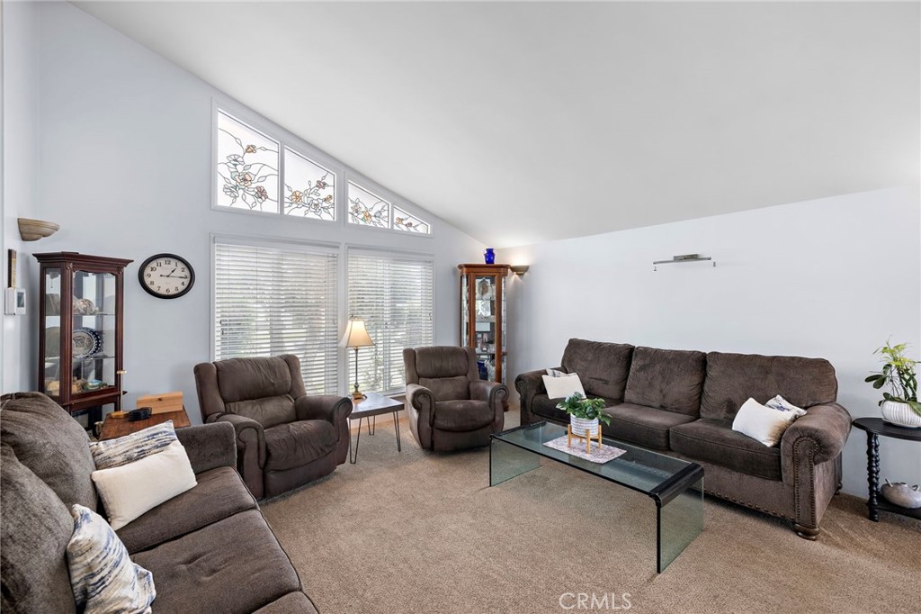 14122 Uxbridge Street
