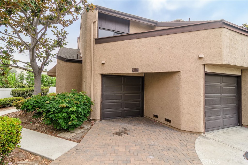 917 Van Ness Court