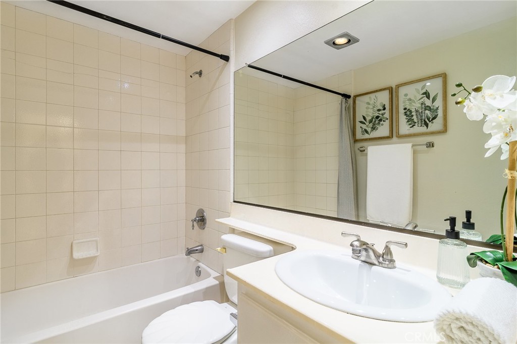 917 Van Ness Court