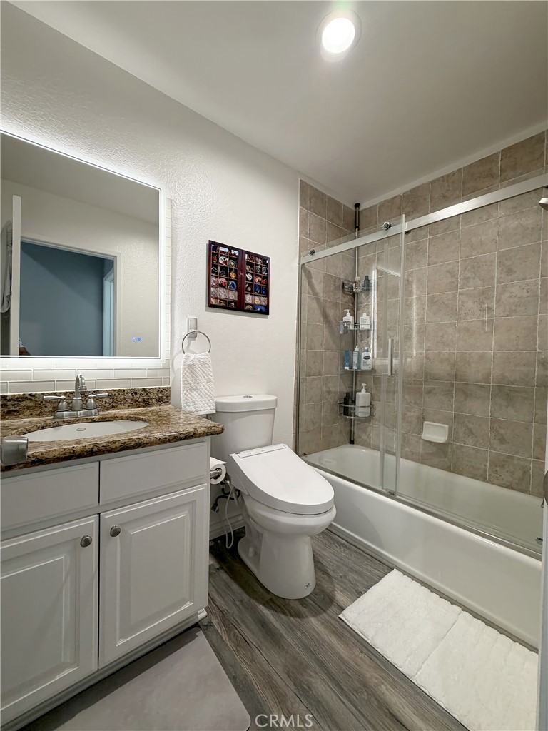 1637 E 5th Street 302