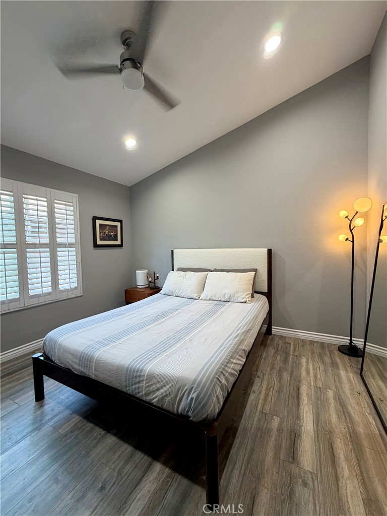 1637 E 5th Street 302
