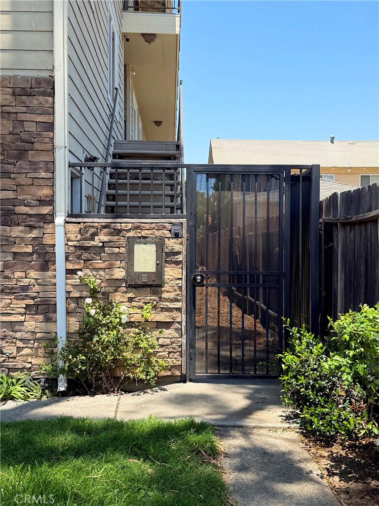 1637 E 5th Street 302
