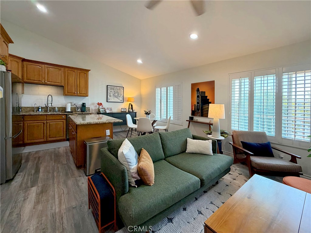 1637 E 5th Street 302