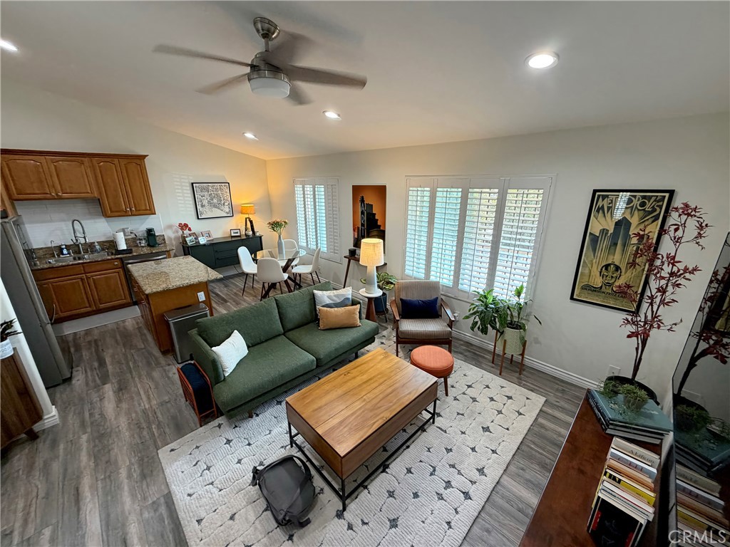 1637 E 5th Street 302