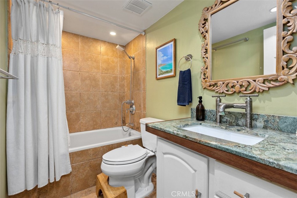 23821 Hillhurst 4