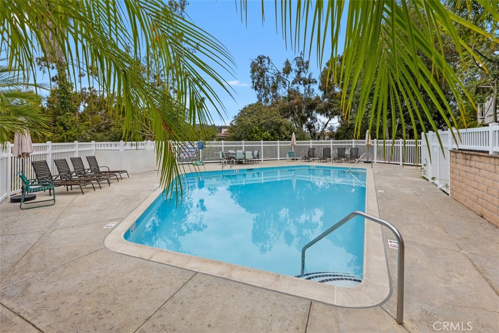 23821 Hillhurst 4