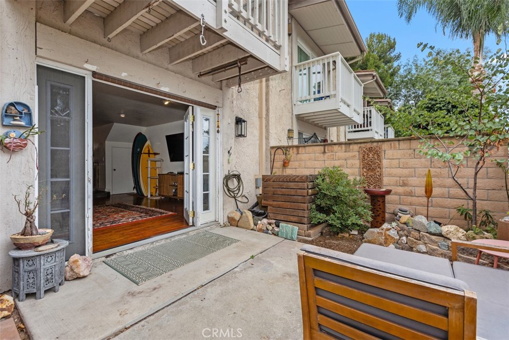 23821 Hillhurst 4