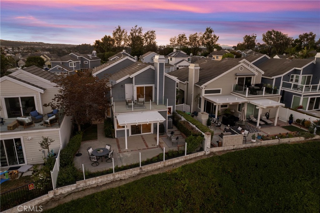 12 Byron Close
