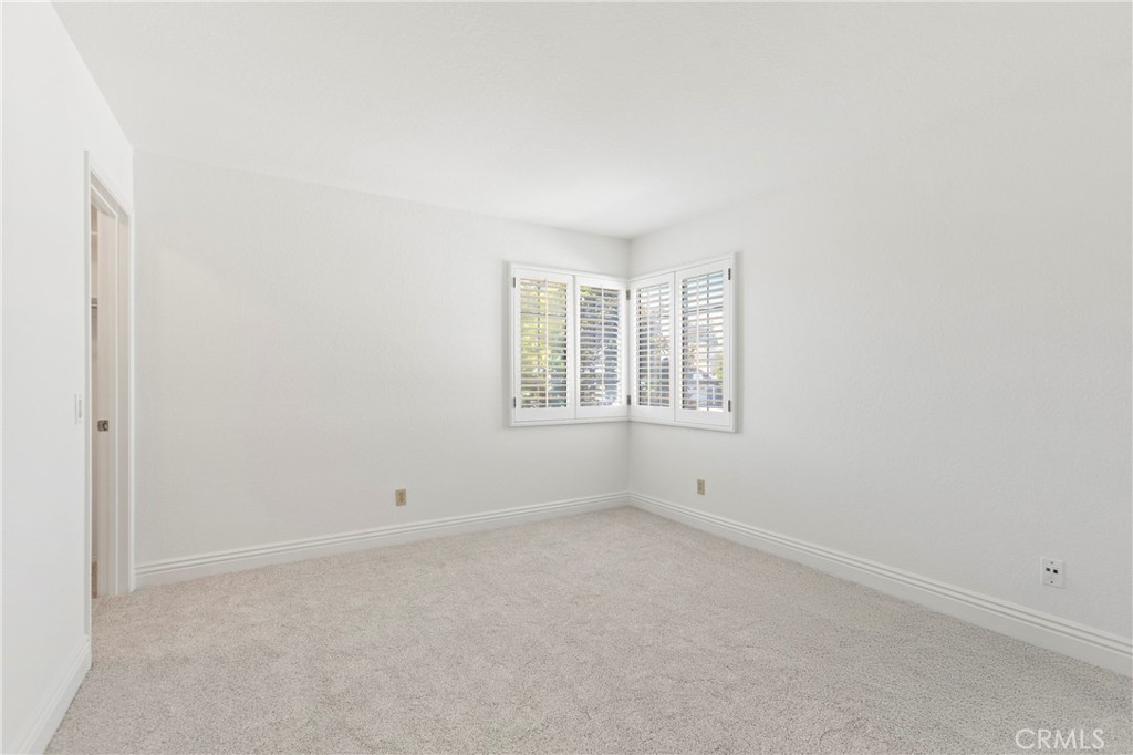 12 Byron Close