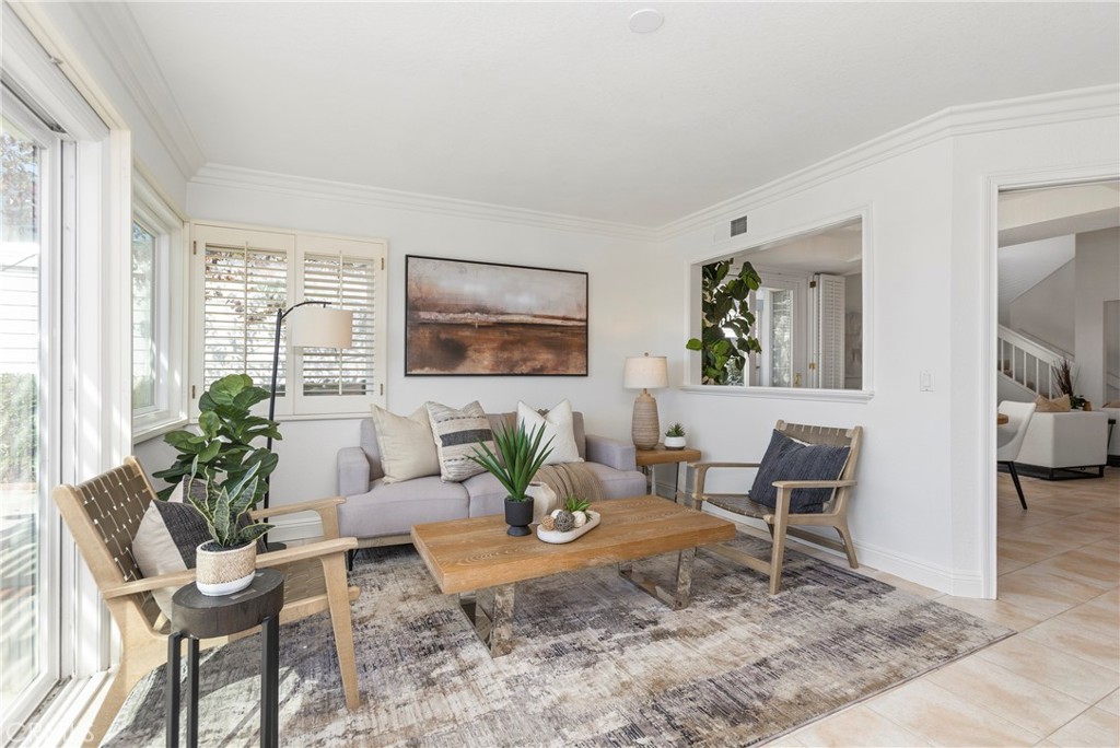 12 Byron Close