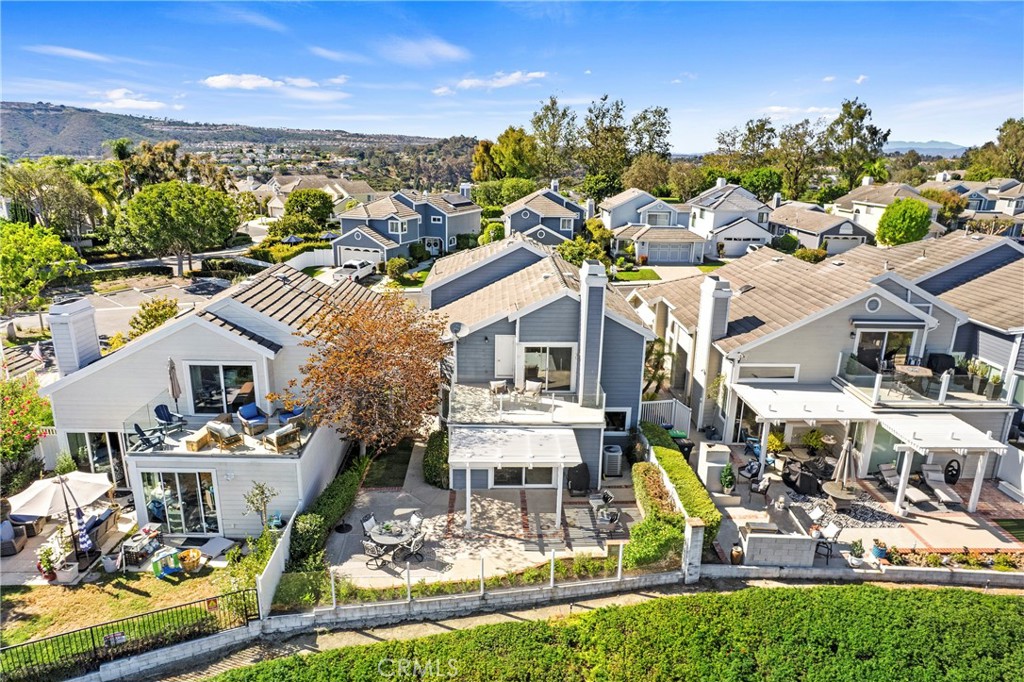 12 Byron Close