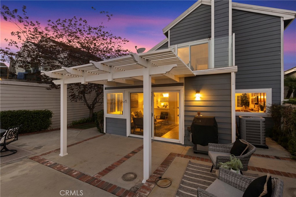 12 Byron Close