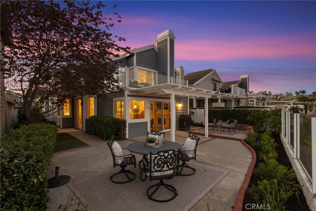 12 Byron Close