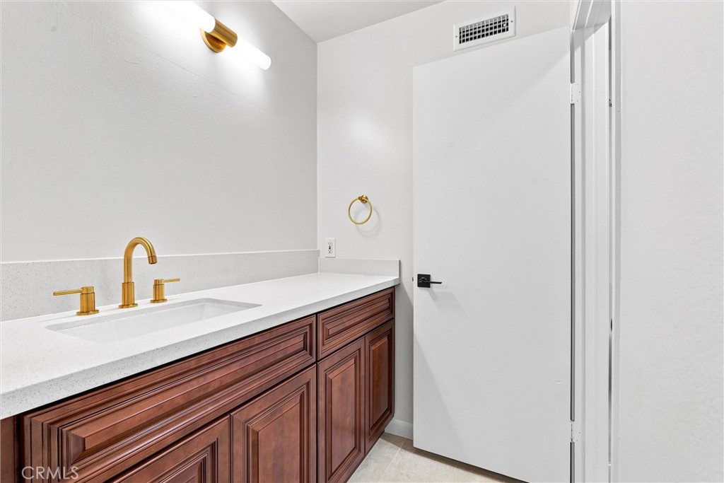 128 Clearbrook