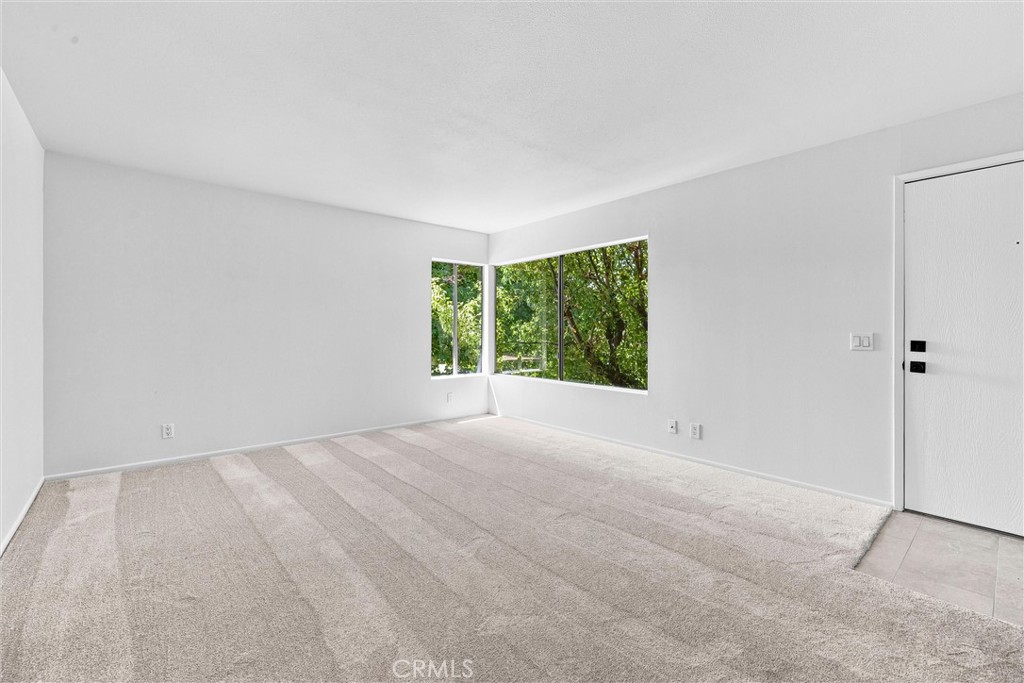128 Clearbrook