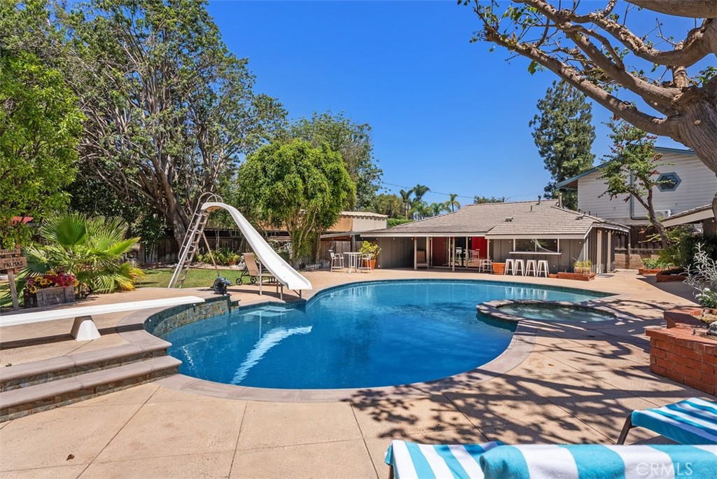 1632 SE Skyline Drive