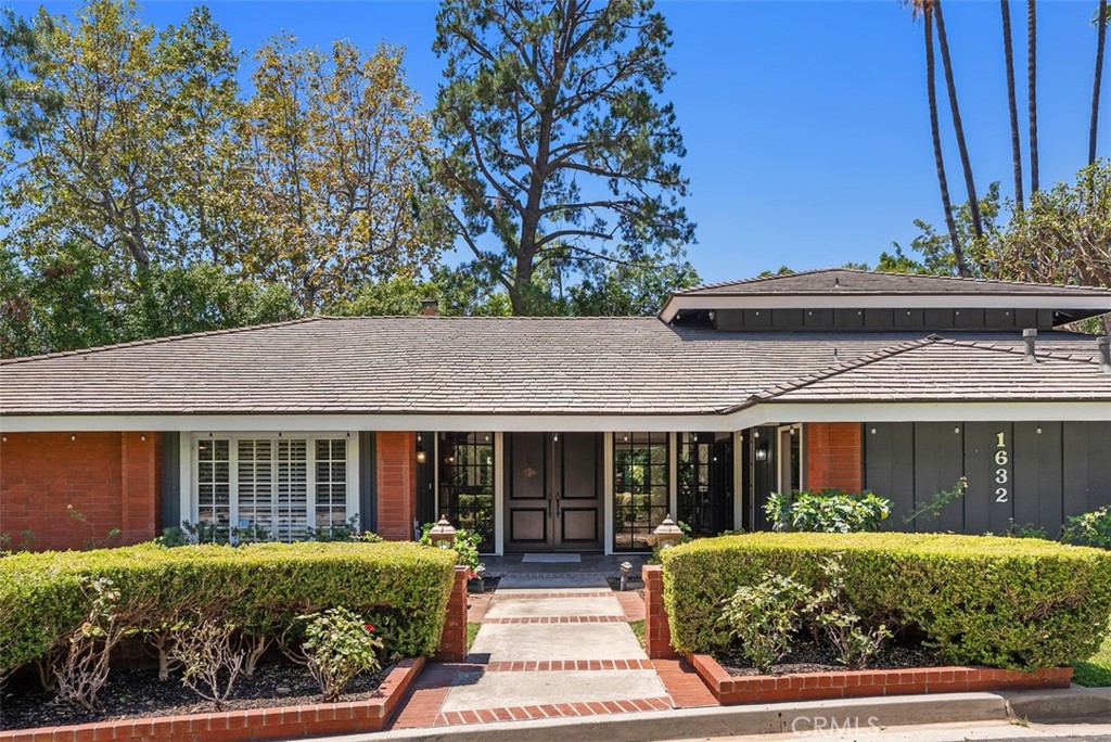 1632 SE Skyline Drive