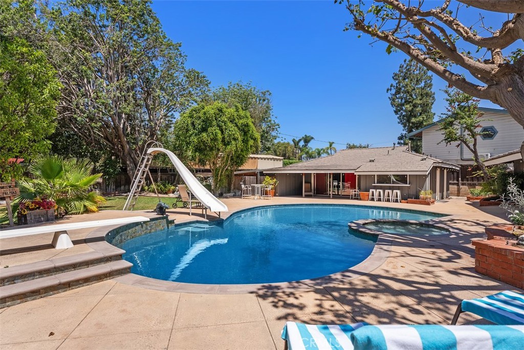 1632 SE Skyline Drive