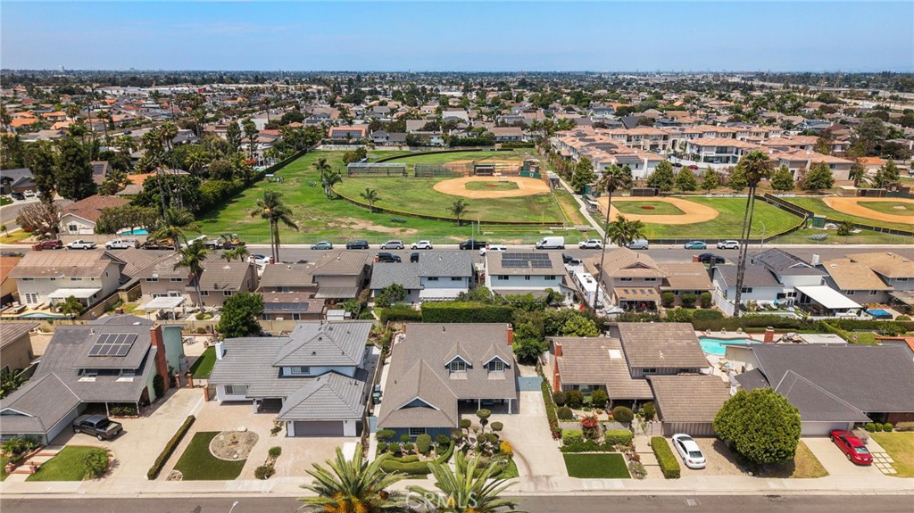 10101 Beverly
