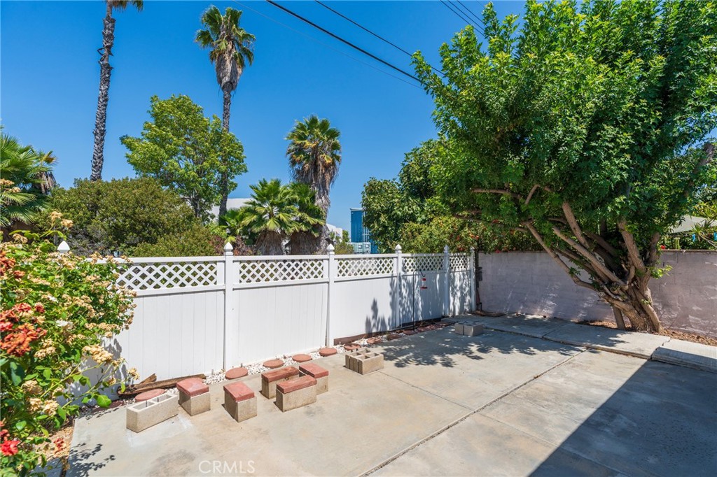 331 E. Olive Ave.