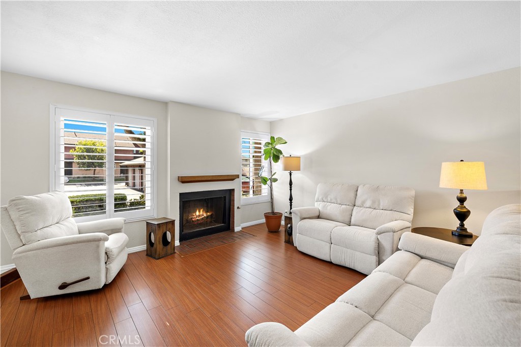 17614 Windward