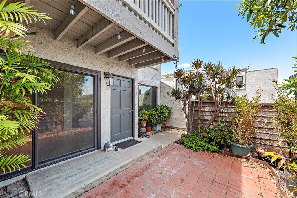 17822 La Costa