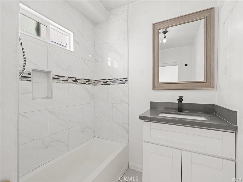 757 N Loma Vista