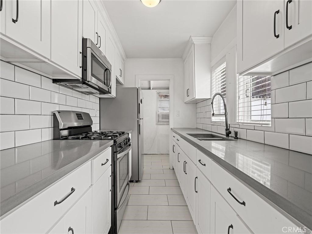 757 N Loma Vista