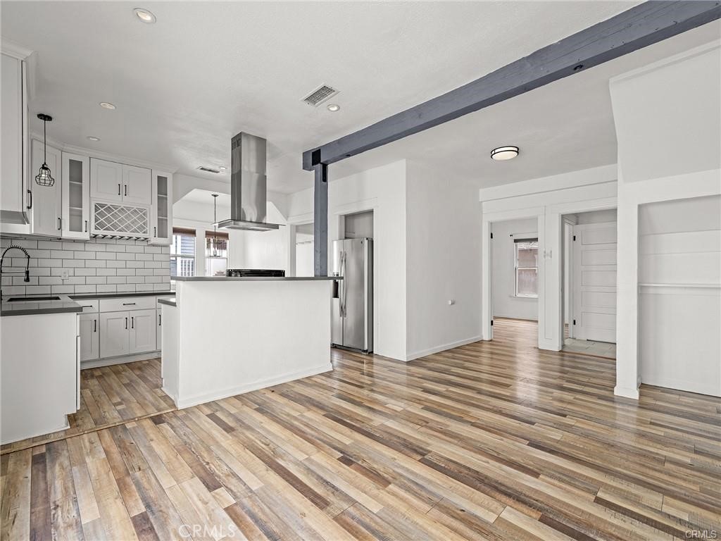757 N Loma Vista
