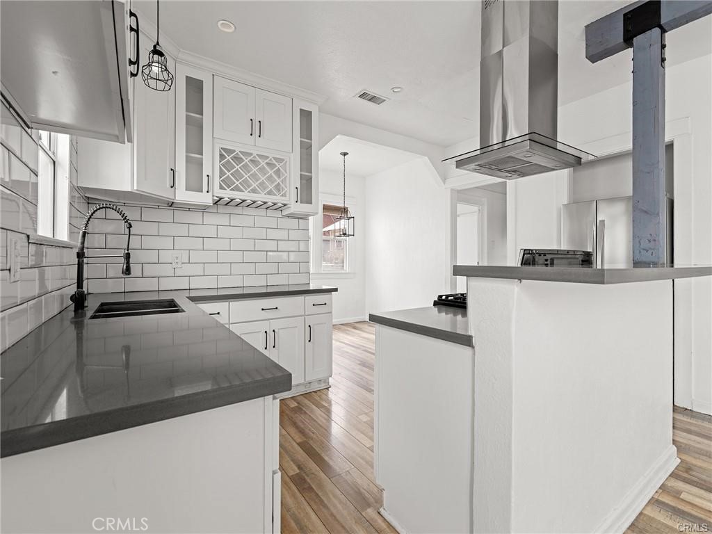 757 N Loma Vista