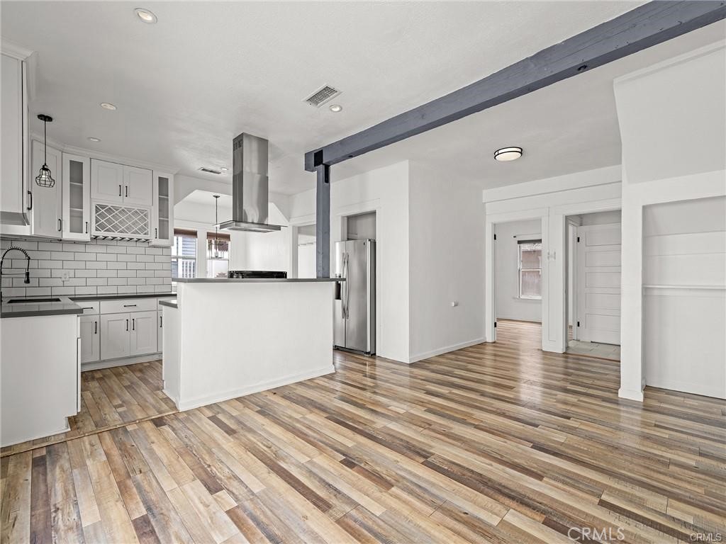 757 N Loma Vista