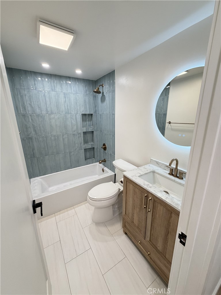 9197 El Cortez