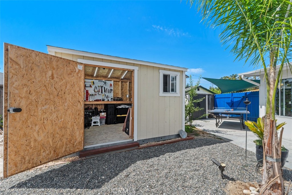 2264 E Standish