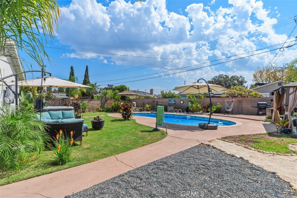 2264 E Standish
