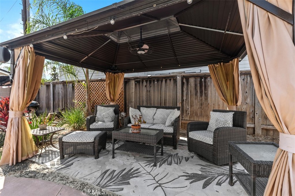 2264 E Standish