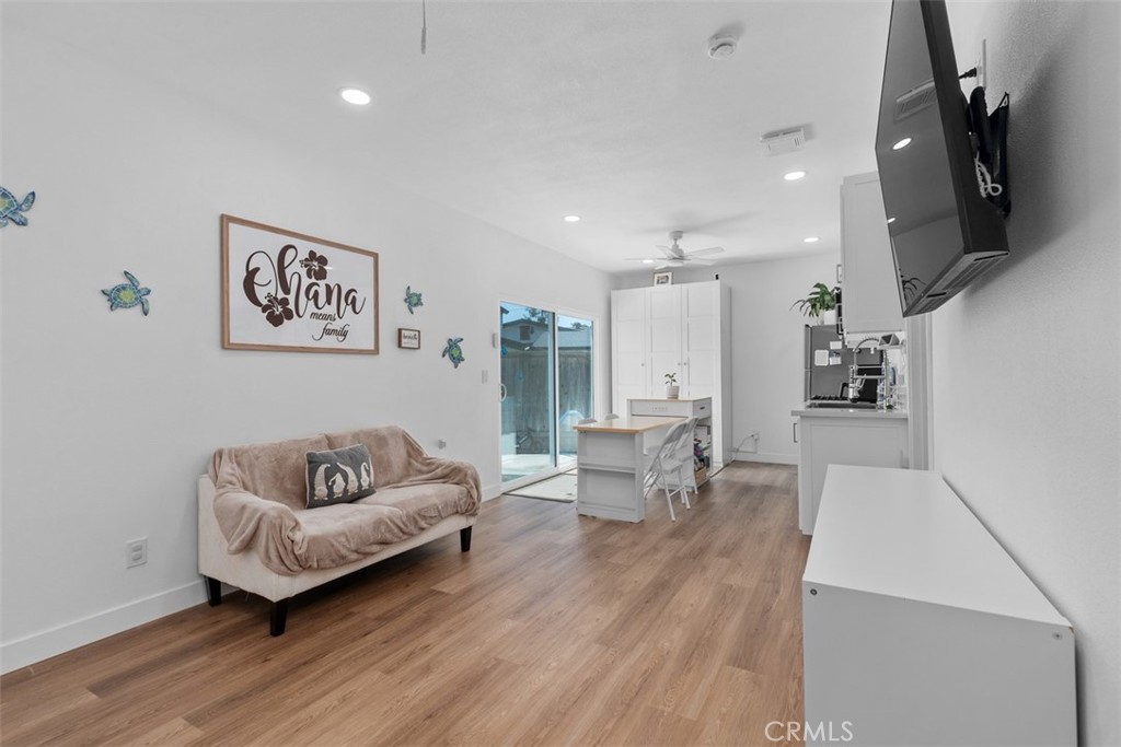 2264 E Standish
