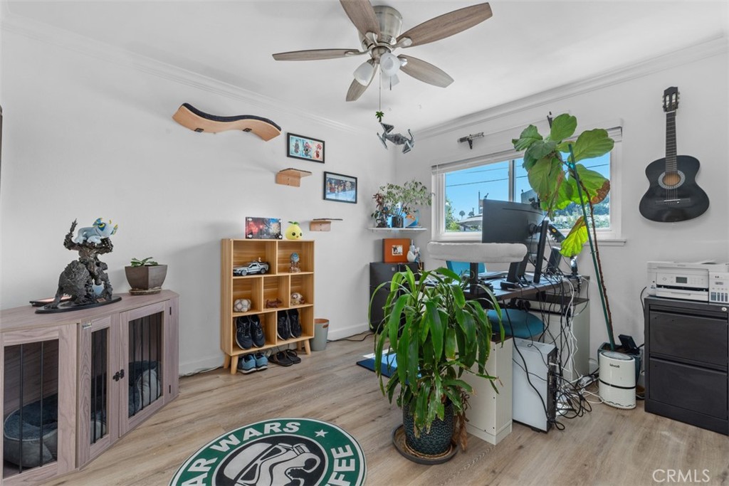 2264 E Standish