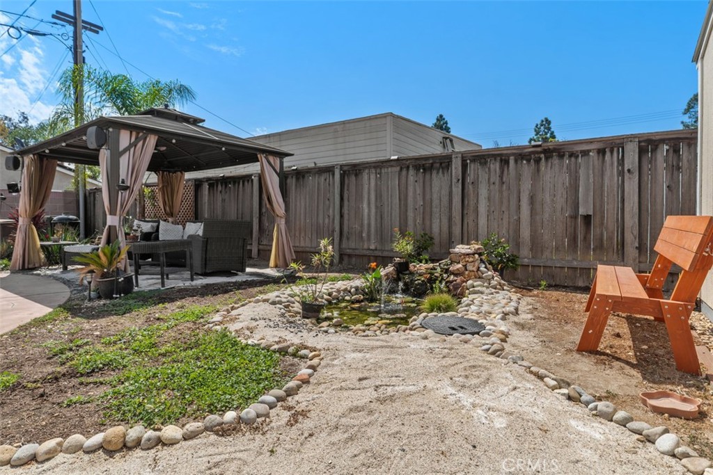 2264 E Standish
