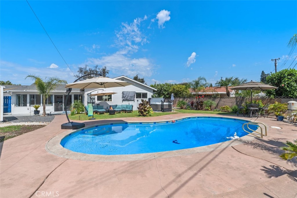 2264 E Standish