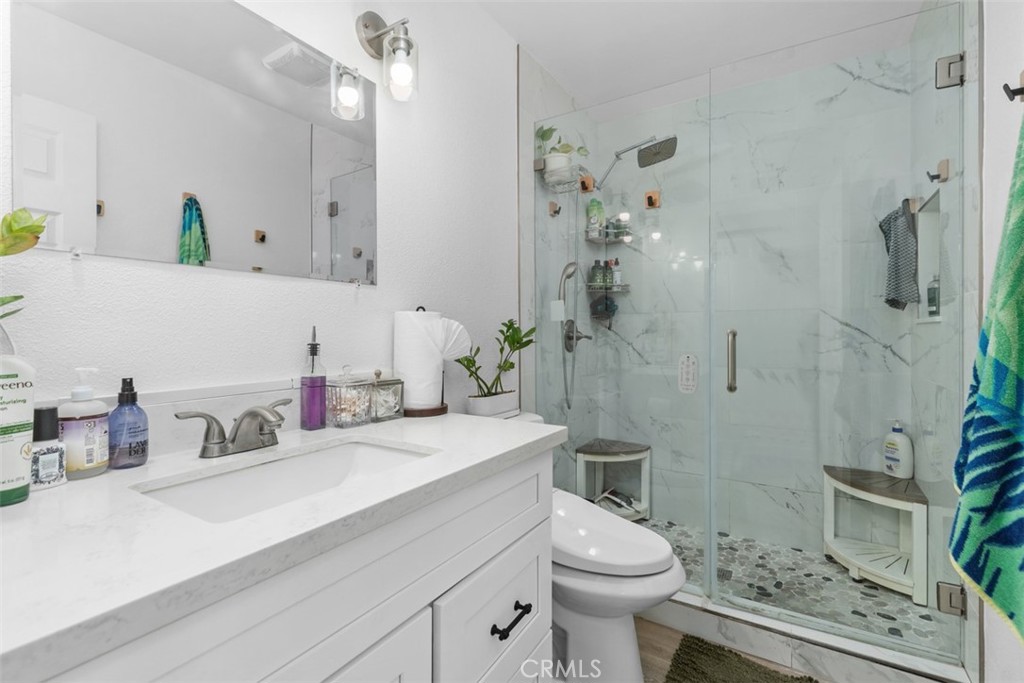 2264 E Standish