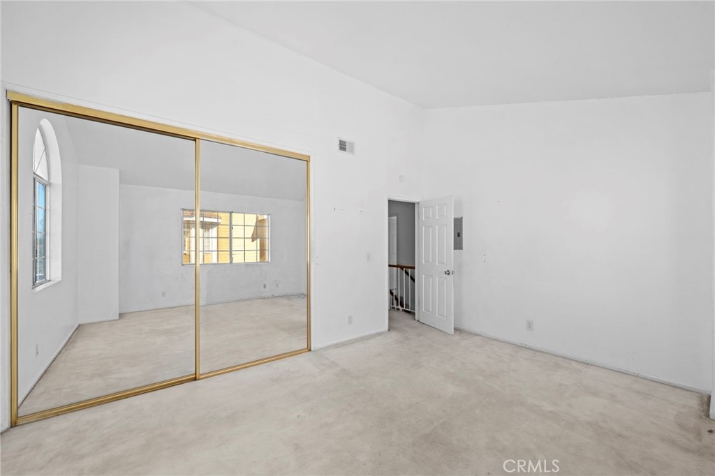 540 E 219th