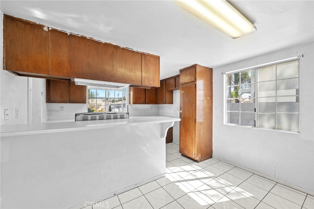 540 E 219th