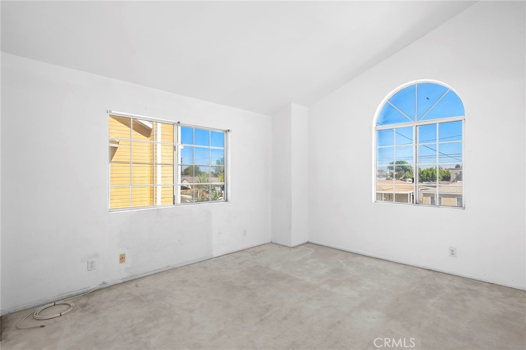 540 E 219th
