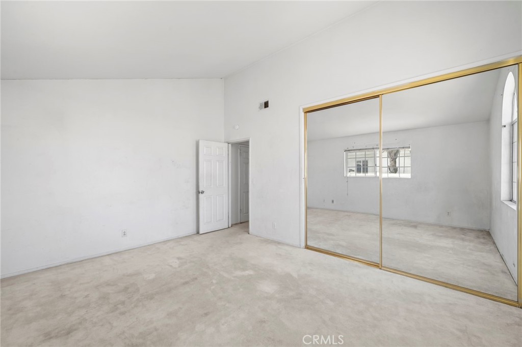540 E 219th