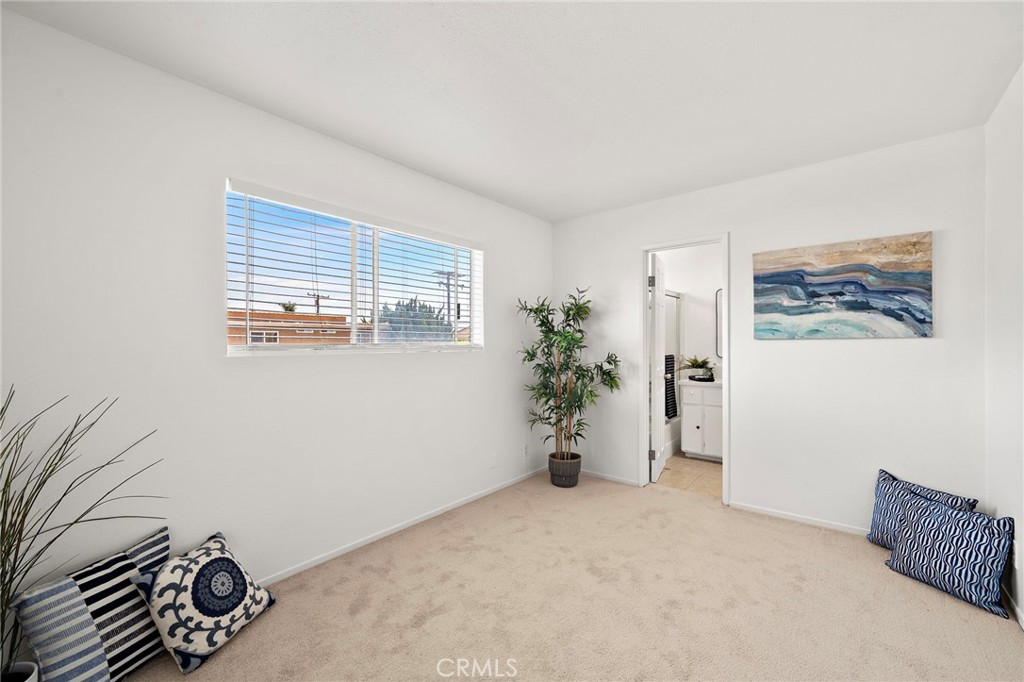 4902 Pearce