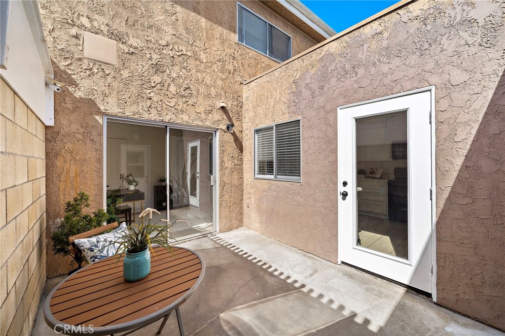 4902 Pearce