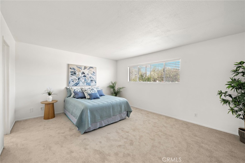 4902 Pearce