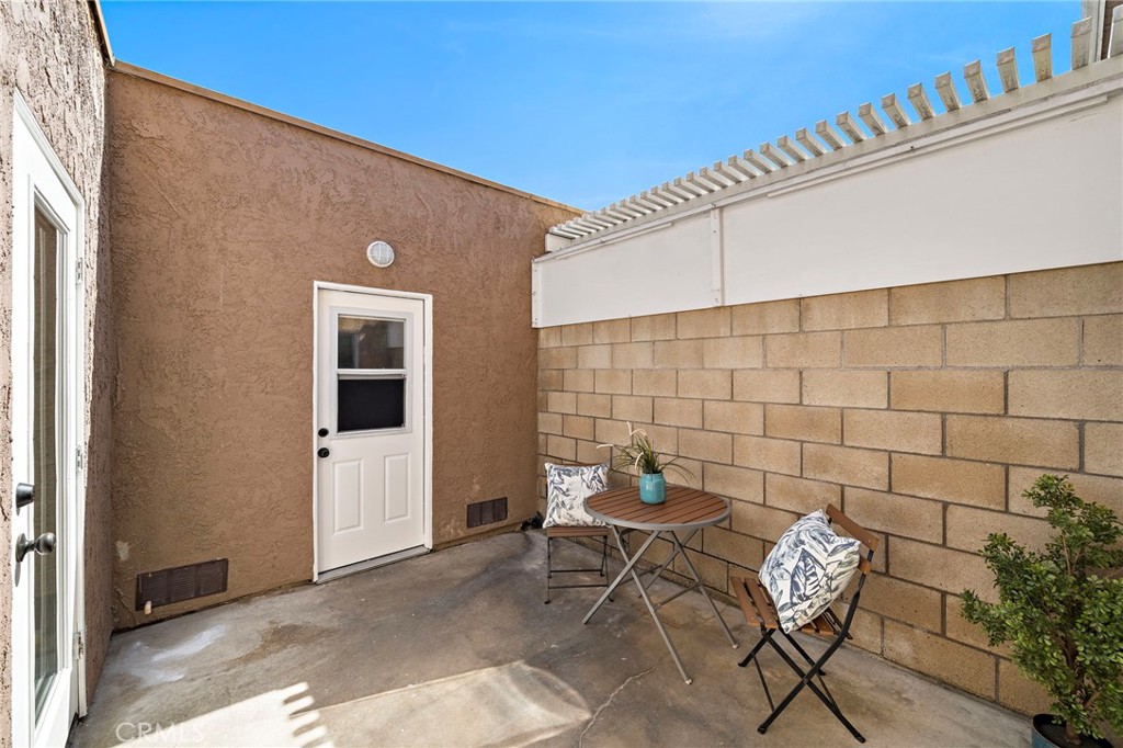 4902 Pearce
