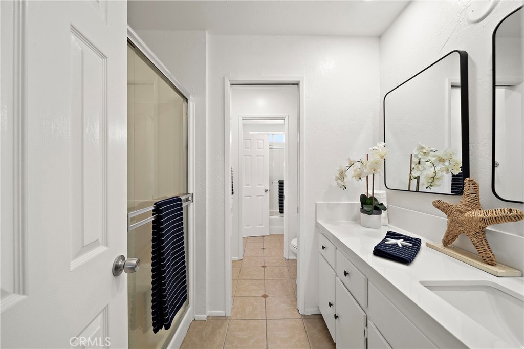 4902 Pearce